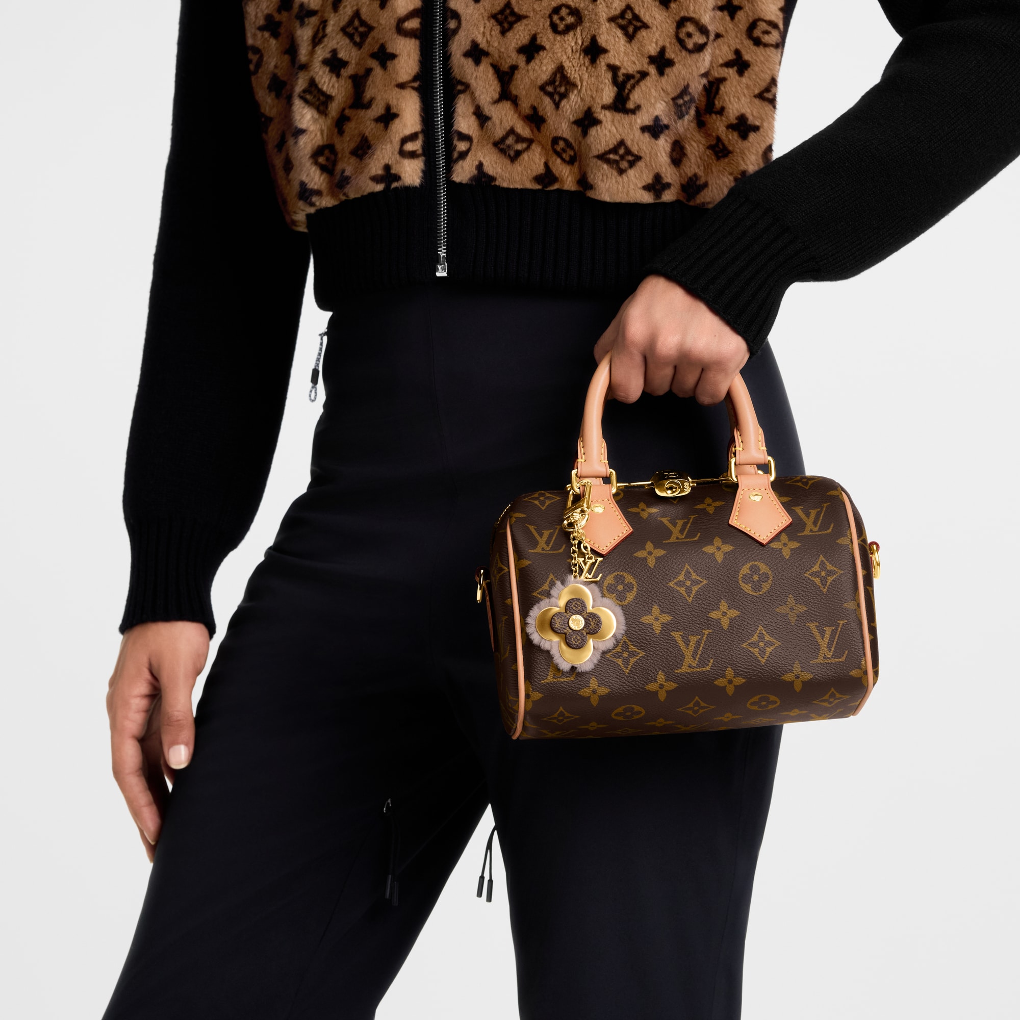 Blooming Flowers Bag Charm . - Luxury Accessories - M03213 Gold